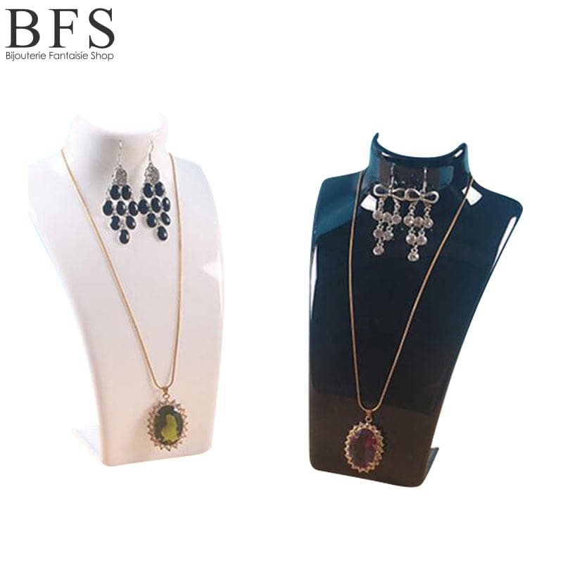 porte-collier-et-boucles-oreilles-mannequin