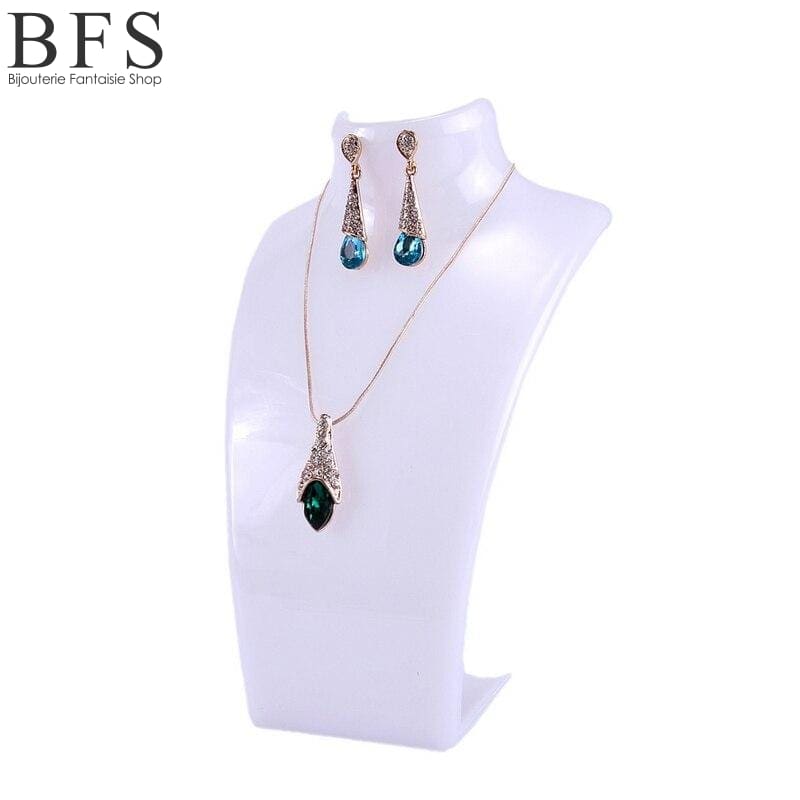 porte-collier-et-boucle-oreille-blanc